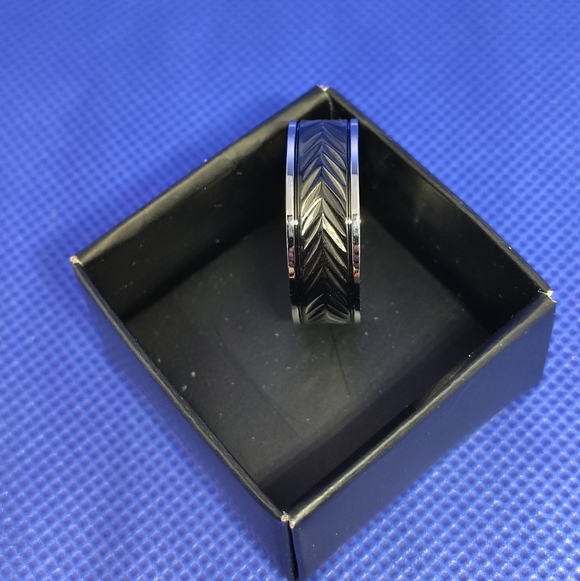 Studio 1886 Stainless Steel Jet-Set Band Ring - Picture 4 of 5